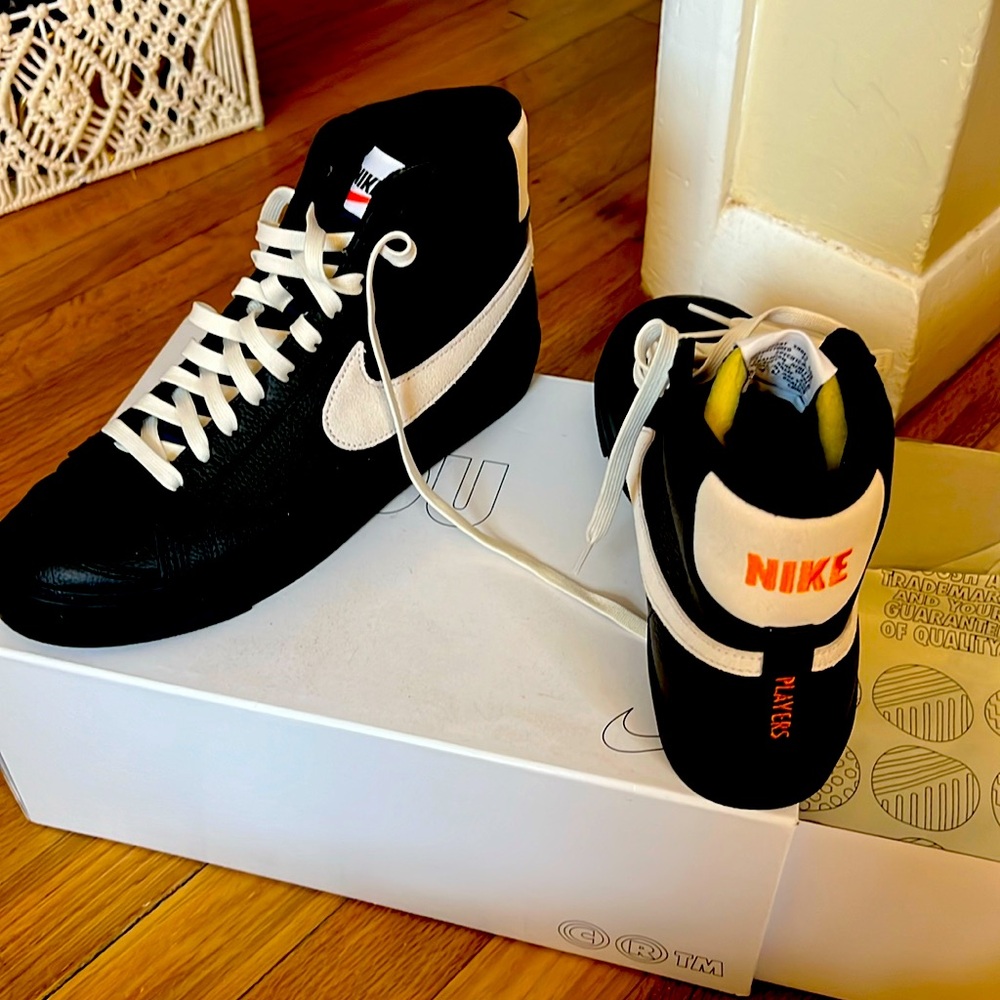 Nike Black and White Athletic Shoes